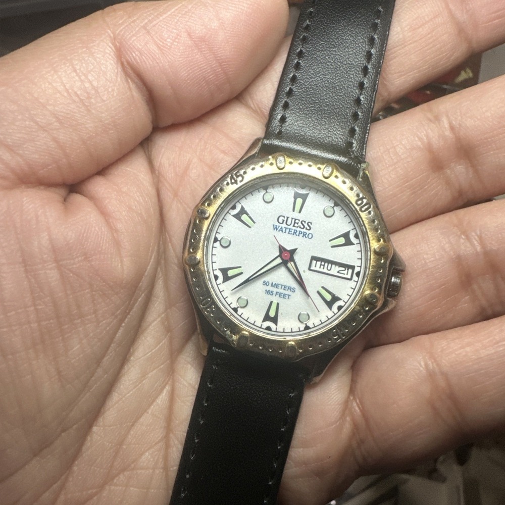 Works Vintage Guess Waterpro Mens Watch Diver Style Bezel Work 37mm Black 7.5"